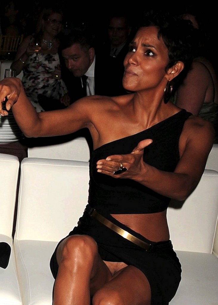 HALLE BERRY halle berry nude vagina skirt up