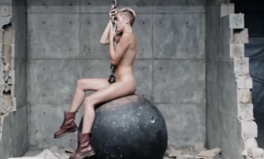 Miley-Cyrus-nude-296x178