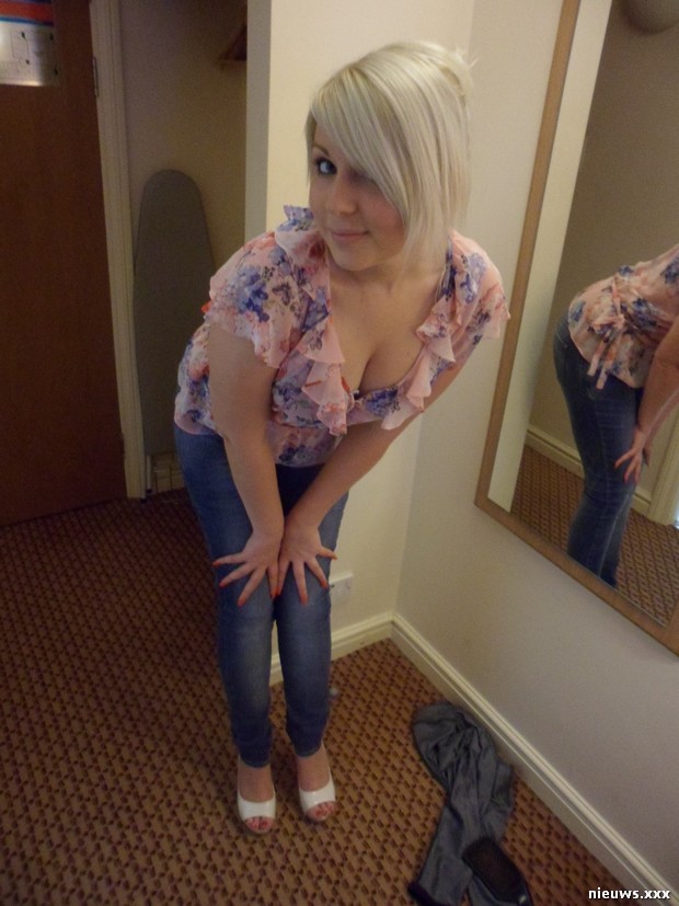 blonde-sle11