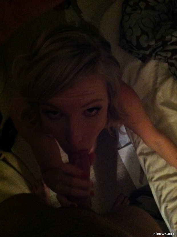 blonde-sle79