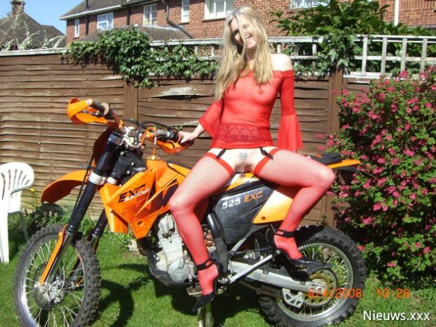 clitoris-piercing012