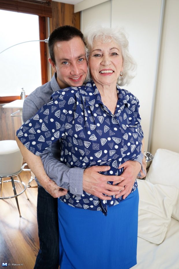seks met oma